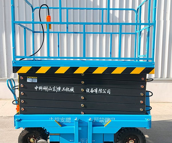 钟楼自行走升降机